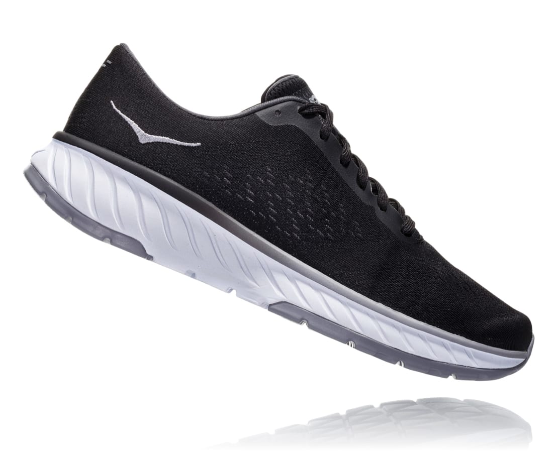 hoka cavu 2