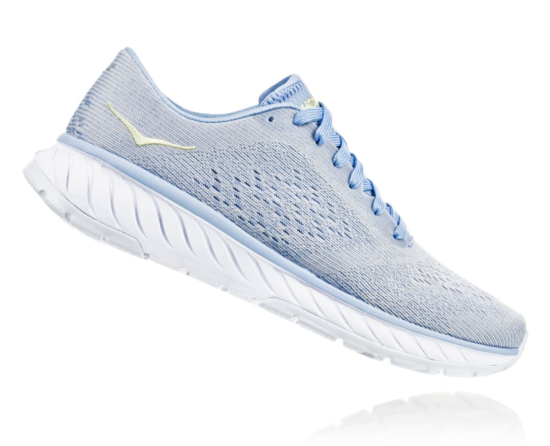 hoka one one cavu 2