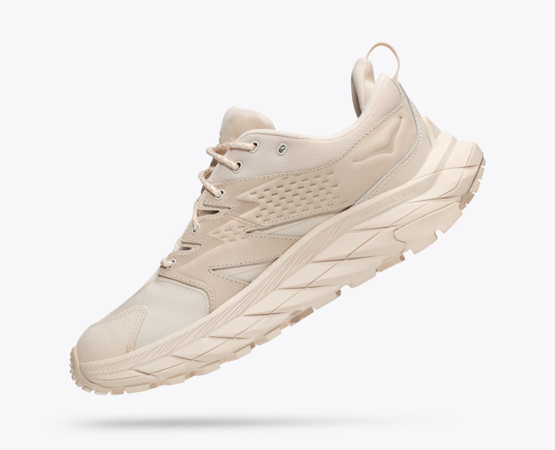 hoka one one m anacapa low gtx