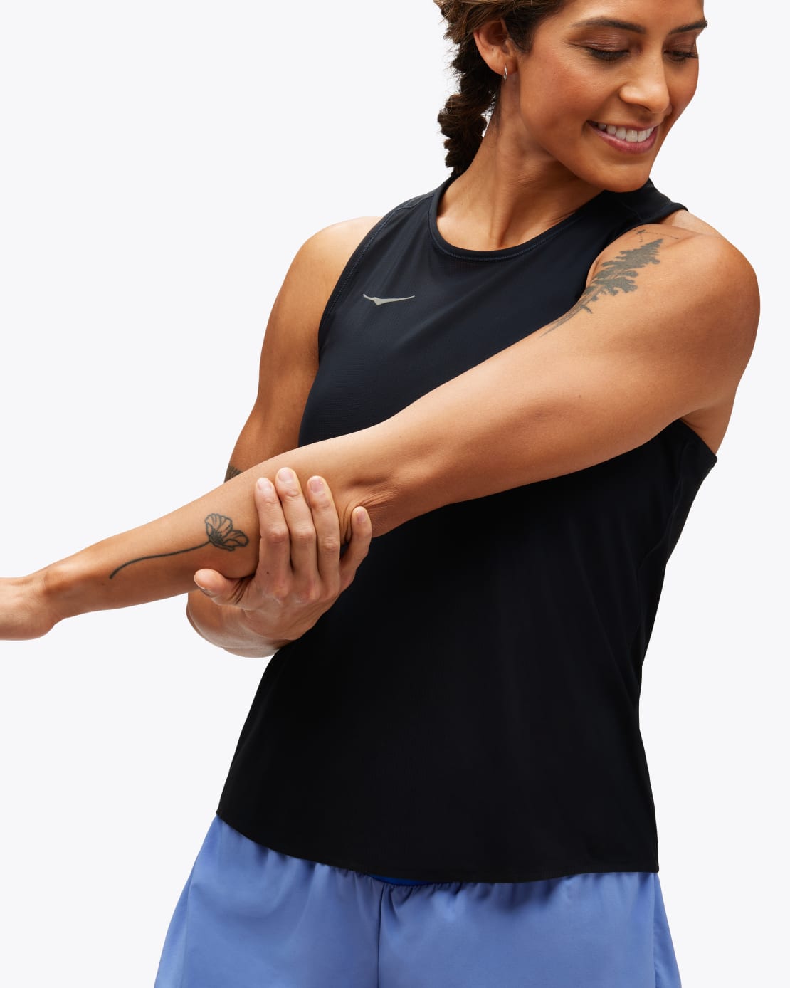HOKA®公式サイト【エアロライト ラン タンク|AIROLITE RUN TANK