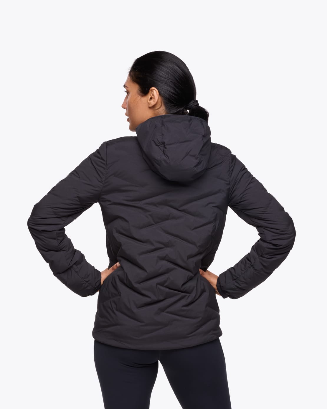 HOKA®公式サイト【スカイフィル アウトドア ジャケット|SKYFILL OUTDOOR JACKET 197634536842 | レディース】ホカ  オネオネ™