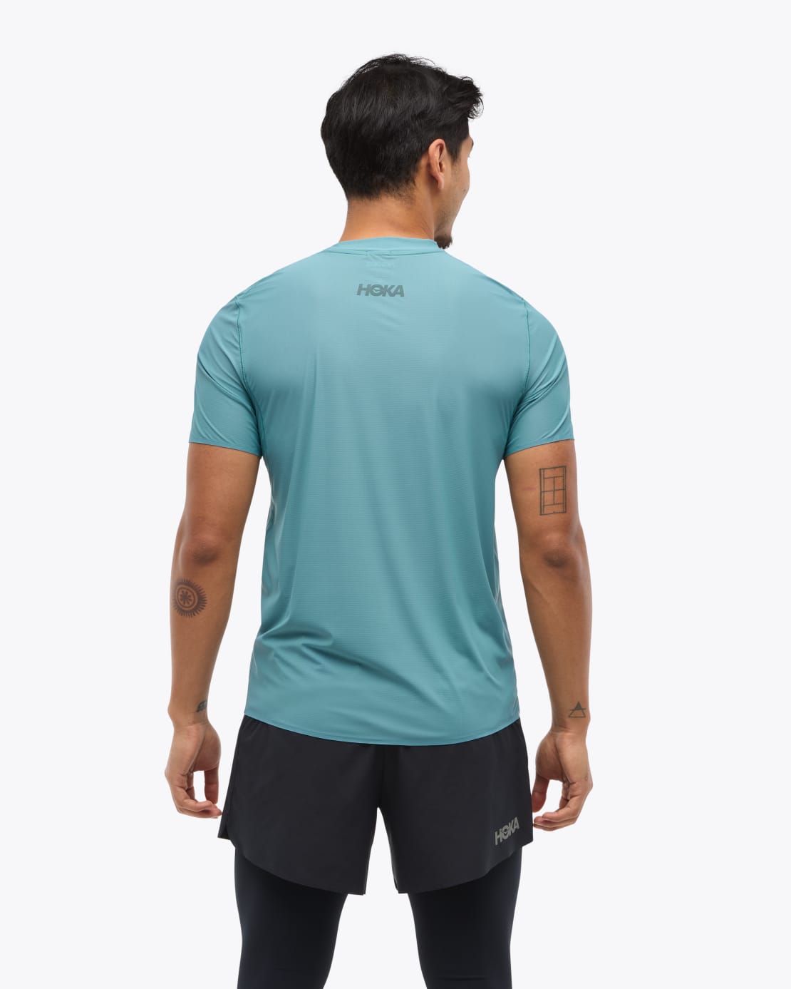 HOKA®公式サイト【エアロライト ラン ショート スリーブ