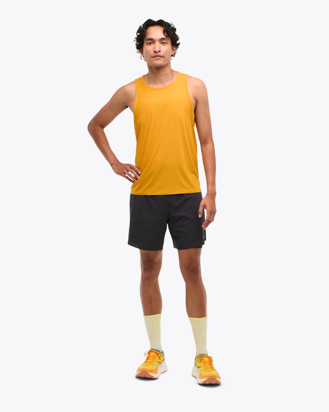 レビュー高評価商品 HOKA®公式サイト【エアロライト TANK RUN タンク|AIROLITE ラン 陸上用シャツ