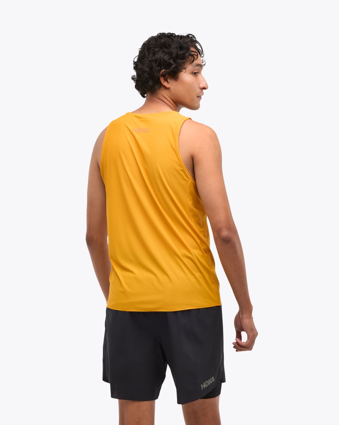 HOKA®公式サイト【エアロライト ラン タンク|AIROLITE RUN TANK