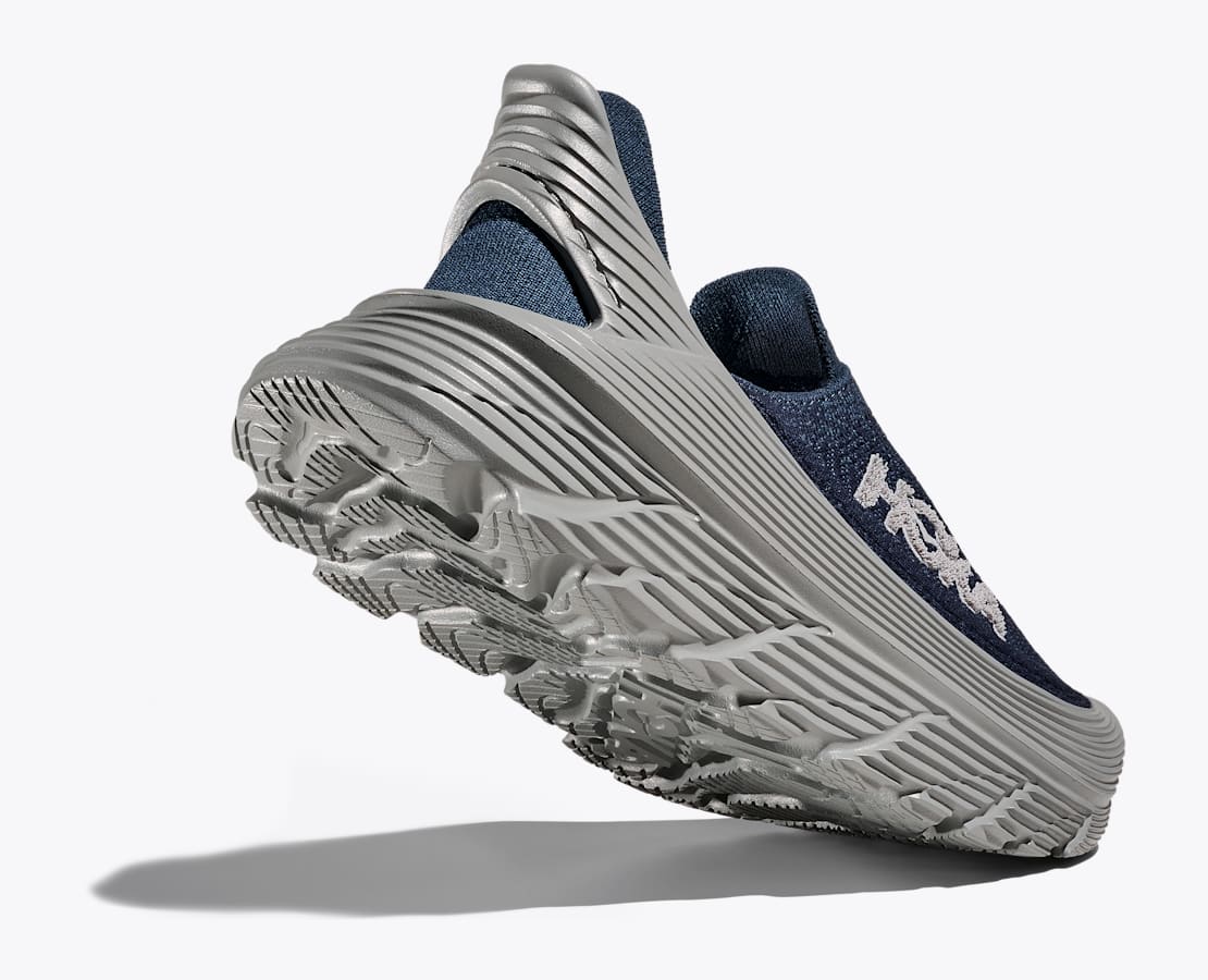 HOKA RESTORE TC 新品未使用 ラクすぎると話題のHOKA「RESTORE TC」を実際に履いてみたところ