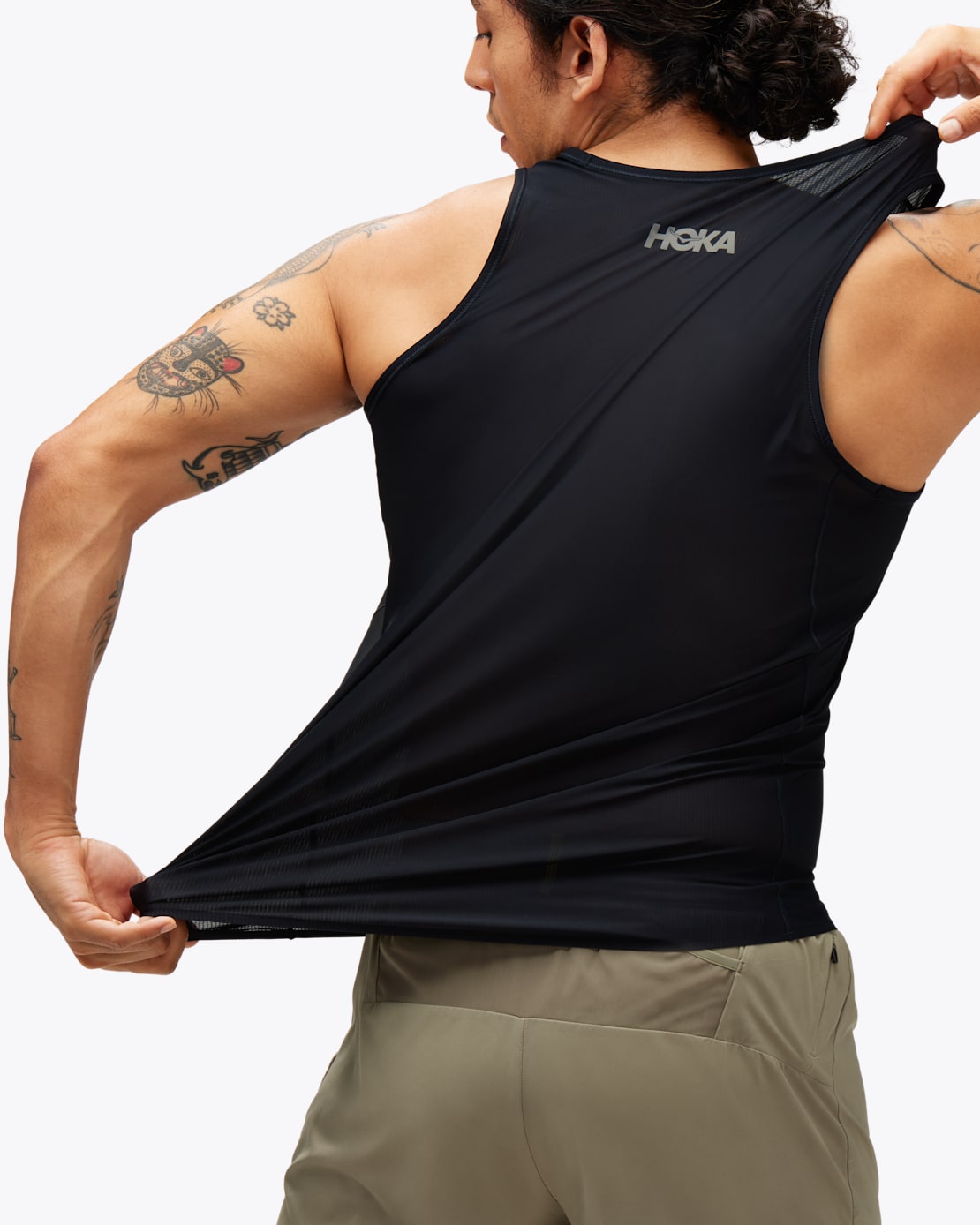 HOKA®公式サイト【エアロライト ラン タンク|AIROLITE RUN TANK