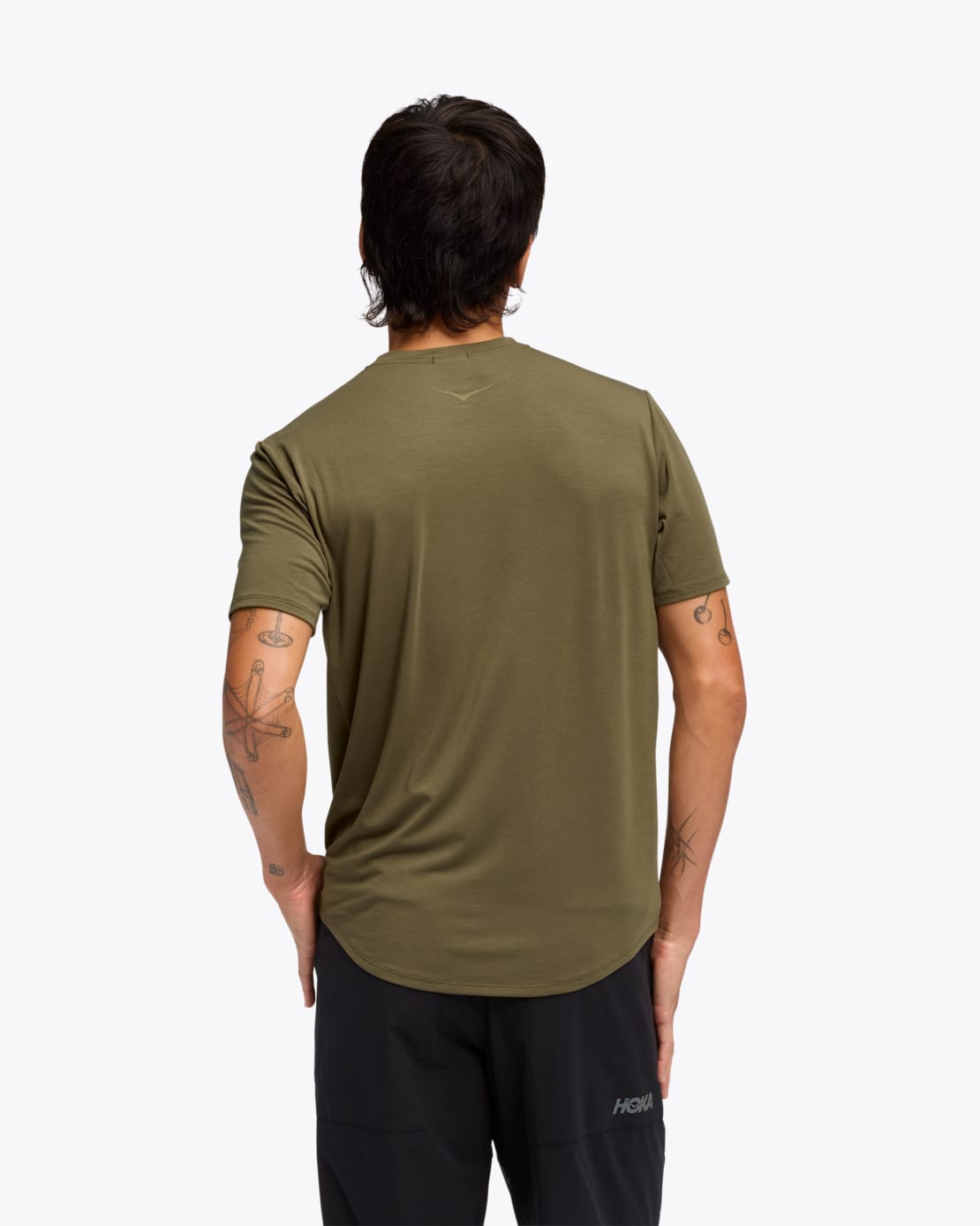 売れ筋商品|||ホカオネオネ Tシャツ レディース トップス ESSENTIAL TEE - Sports T-shirt - black HOKA®公式サイト【Hoka エッセンシャル T|HOKA ESSENTIAL TEE