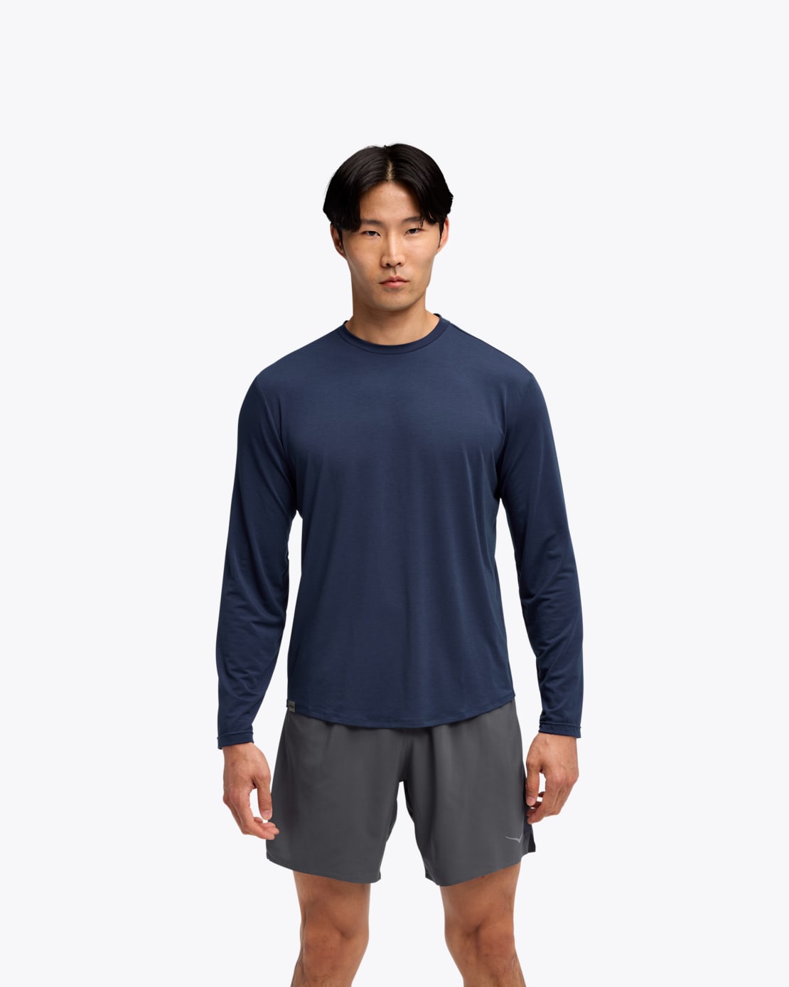 ホカオネオネ ロングスリーブTシャツ HOKA®公式サイト【Hoka エッセンシャル ロングスリーブ T|HOKA