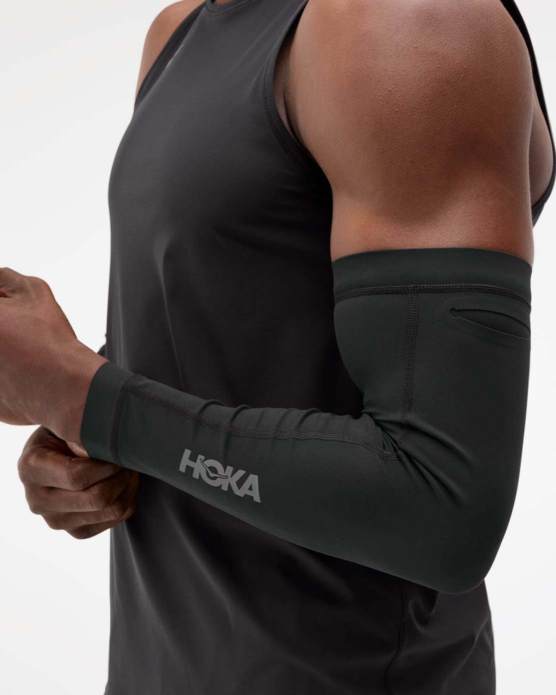 HOKA®公式サイト【レース デイ アーム スリーブ|RACE DAY ARM SLEEVE