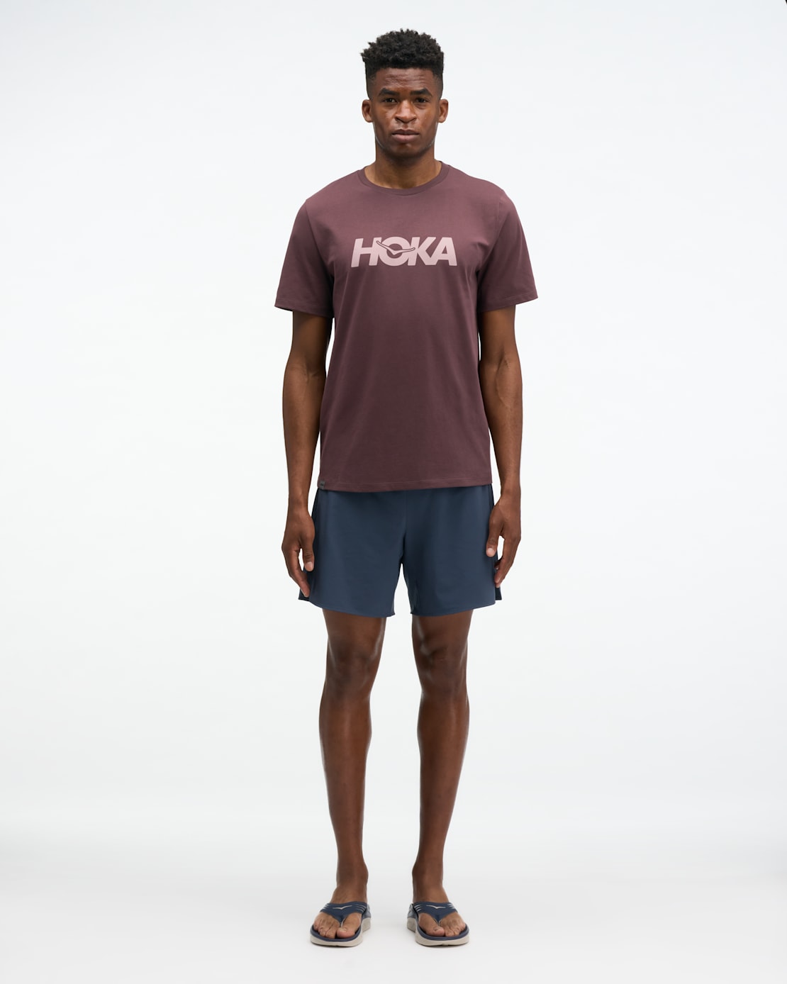 HOKA®公式サイト【コア ロゴ コットン ショートスリーブ Tシャツ|Core HOKA®公式サイト【コア ロゴ コットン ショートスリーブ Tシャツ|Core