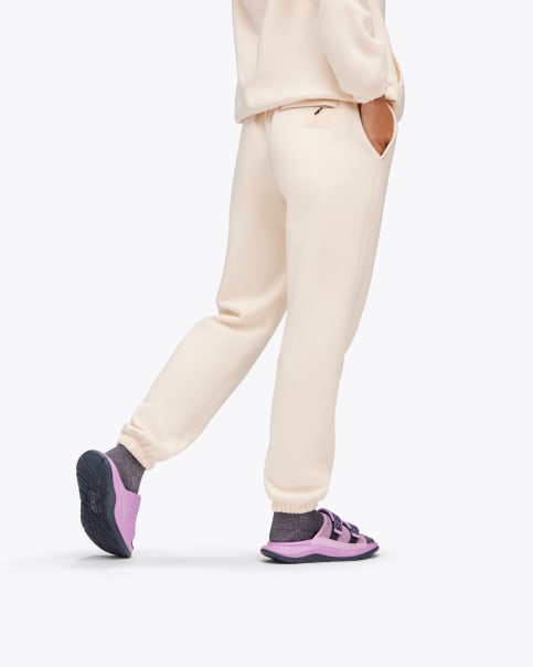Hoka joggers store