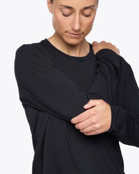 数々の賞を受賞 Essential ONE® ONE HOKA LS ONE® ONE HOKA | Women for Tee 陸上用シャツ