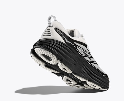 ホカオネオネ　テック　ボンダイ8 ケージド　TECH BONDI 8 CAGED HOKA®公式サイト【ステルス/テック ボンダイ 8 ケージド|STEALTH
