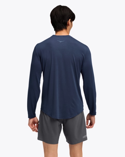 ホカオネオネ ロングスリーブTシャツ HOKA®公式サイト【Hoka エッセンシャル ロングスリーブ T|Hoka