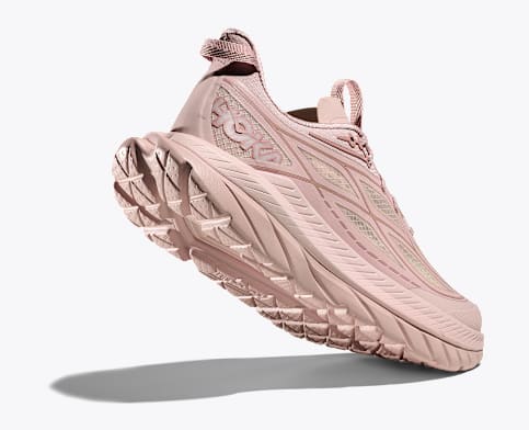 HOKA®公式サイト【マッハ リマスタード|Mach Remastered 1176251