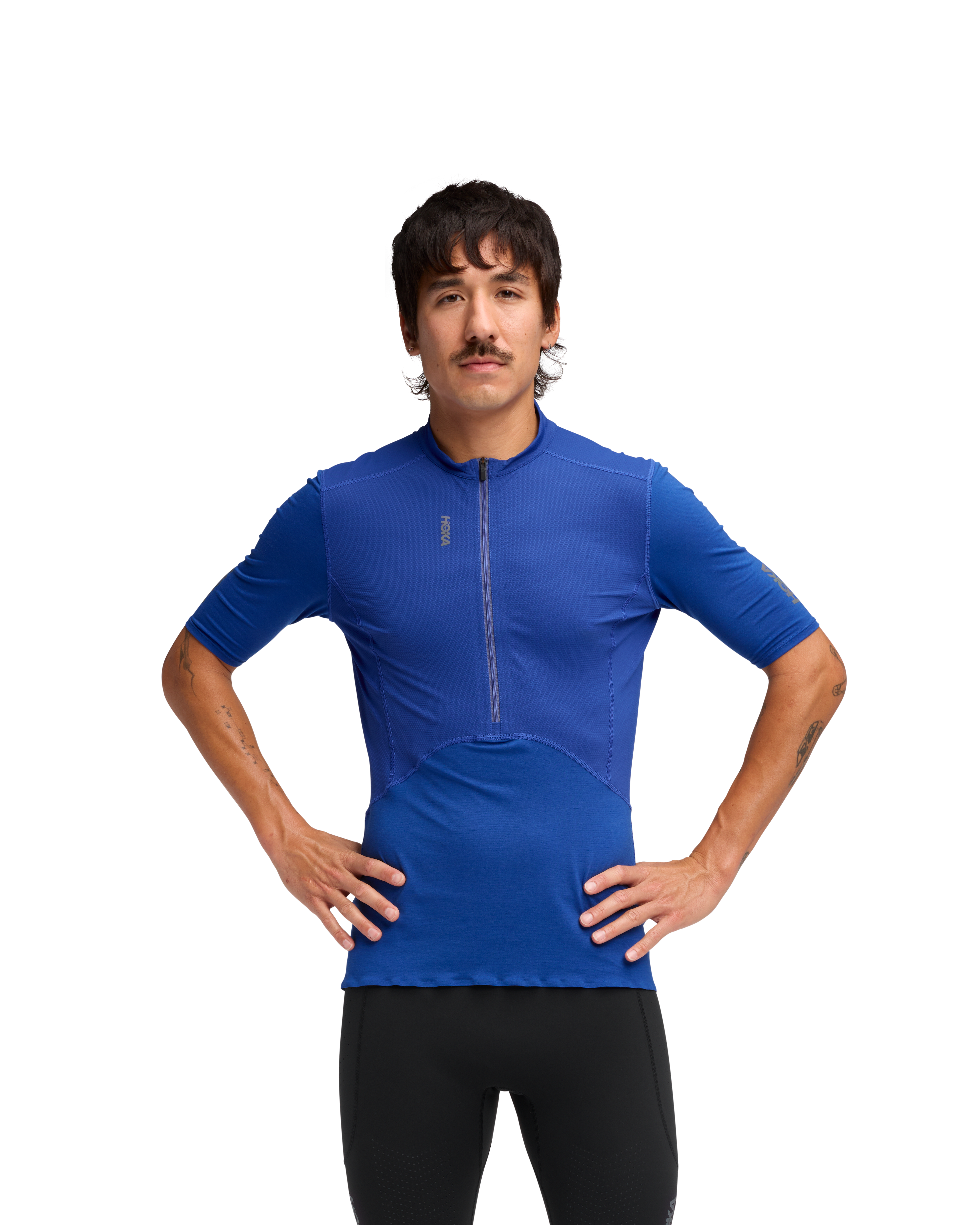 HOKA ONE ONE Tシャツとショートパンツセット XS 青 アパレル｜トップス｜メンズ】HOKA® 公式サイト（ホカオネオネ™）