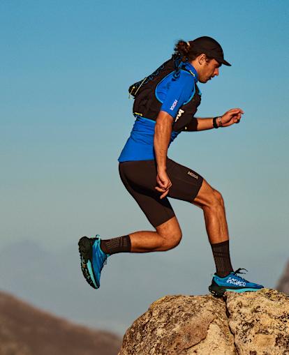 ホカオネオネ　ランニングウェア　上下セット セットアップ】HOKA® 公式サイト（ホカオネオネ™）