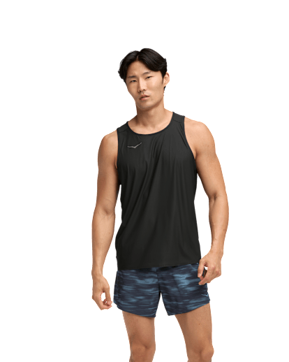 HOKA メンズブラック タンクトップ HOKA®公式サイト【エアロライト ラン タンク|AIROLITE RUN TANK