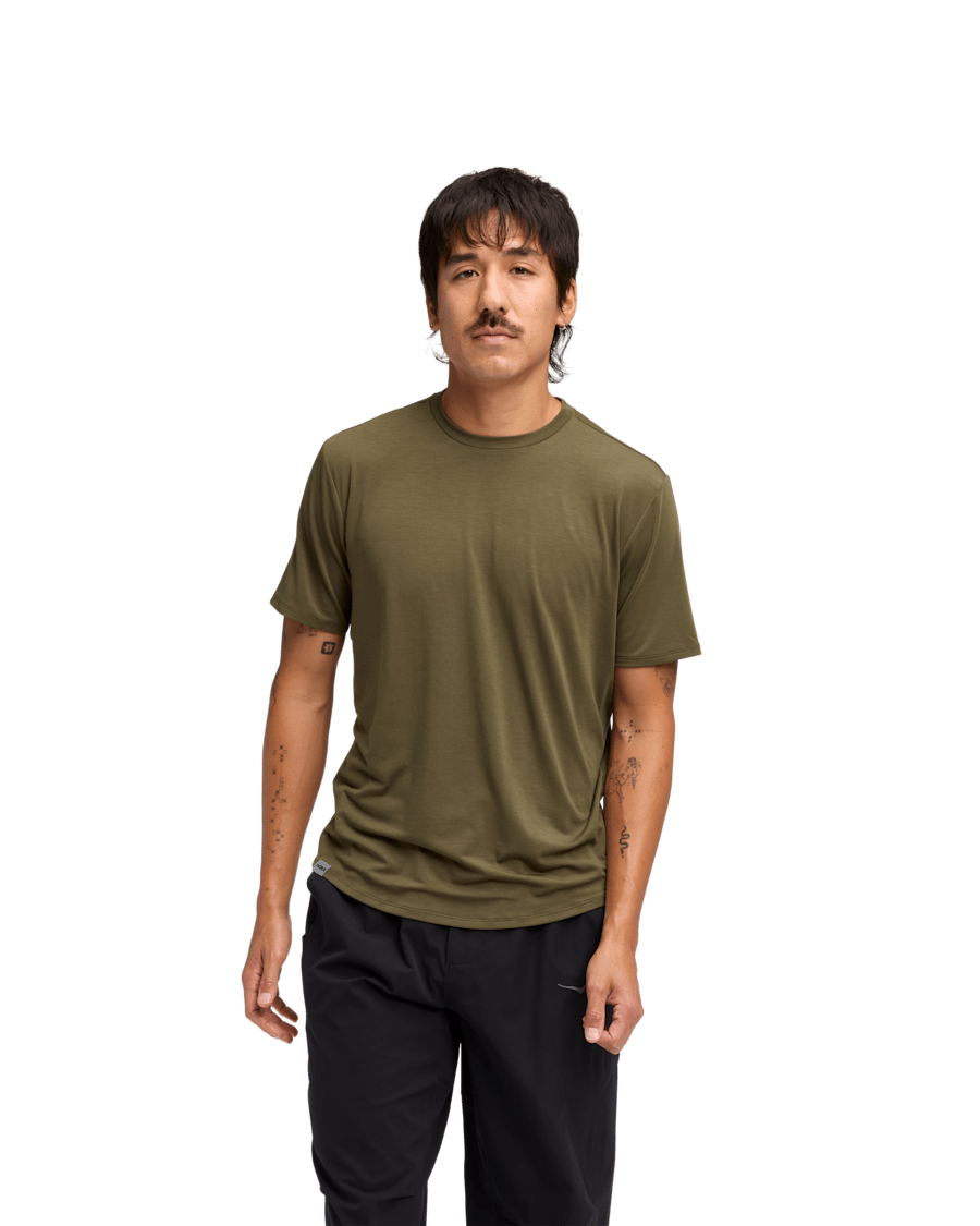 HOKA®公式サイト【Hoka エッセンシャル T|HOKA ESSENTIAL TEE 1141757
