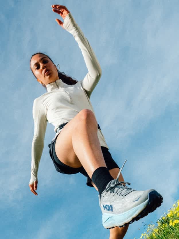 アパレル |パフォーマンスウェア】HOKA® 公式サイト（ホカオネオネ™）