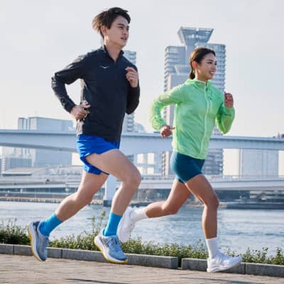 アパレル |パフォーマンスウェア】HOKA® 公式サイト
