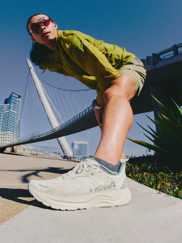 HOKA ホワイト ブルー 厚底 23cm HOKA® 公式 | ランニングシューズ | ホカ 公式サイト