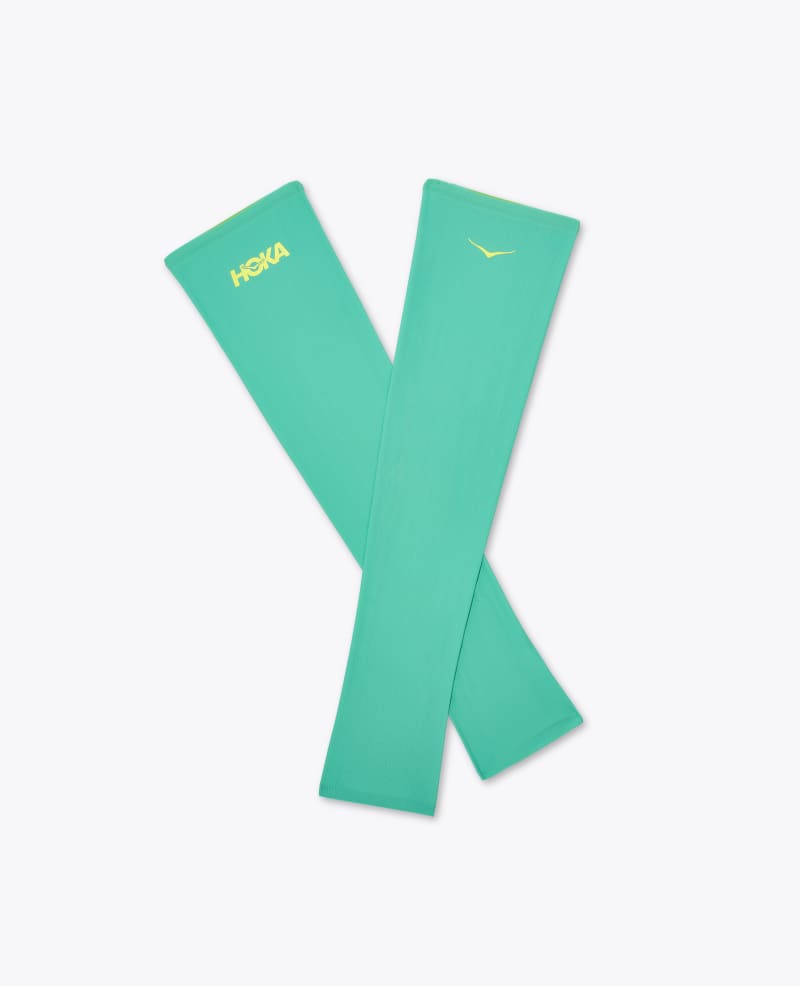 HOKA Airolite Arm Sleeves in Shoreline, Size Medium