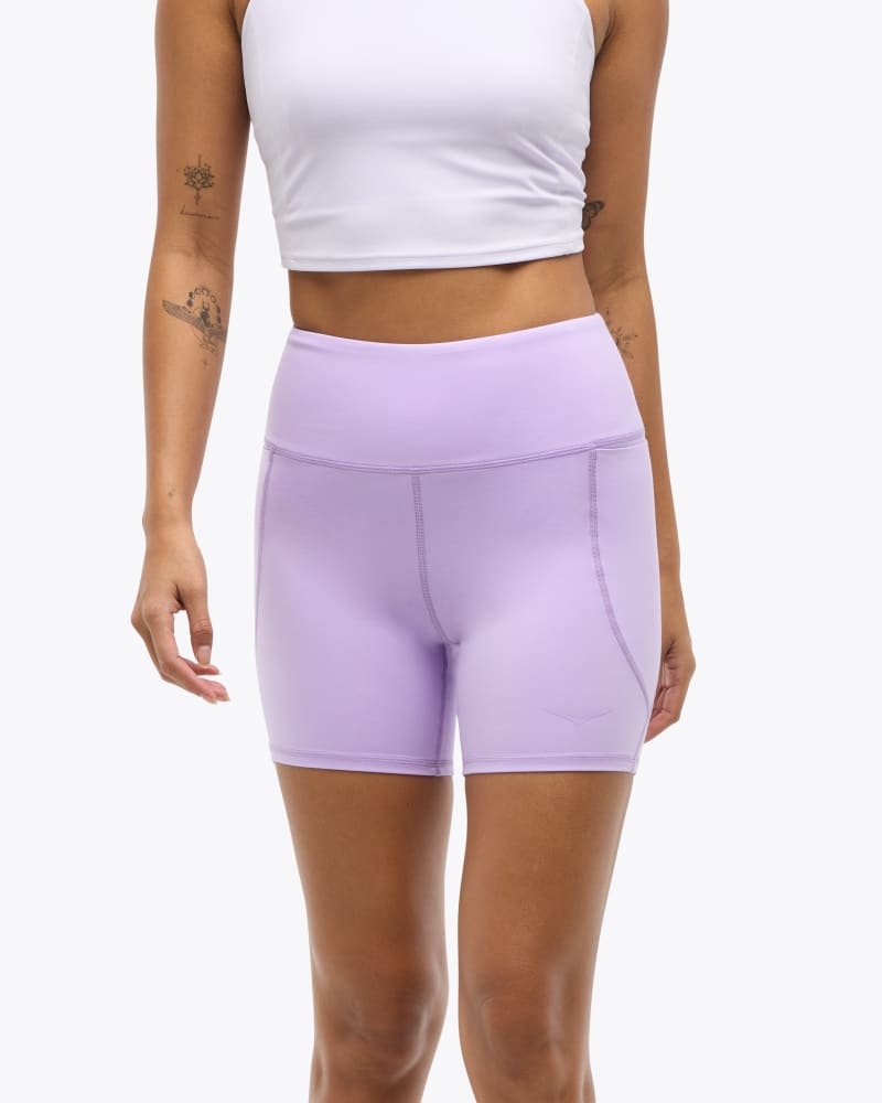 HOKA Women's Elaro 5" Bike Short in Aster Flower, Size Medium
