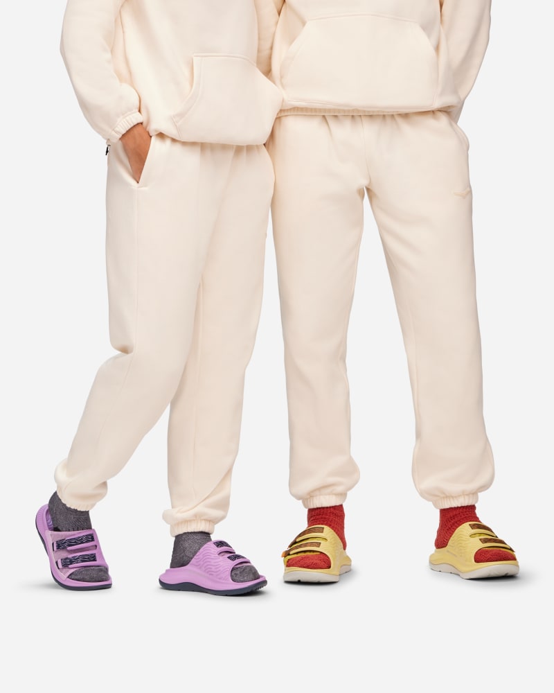 Hoka Essential Jogger in Eggnog, Size Medium Pants
