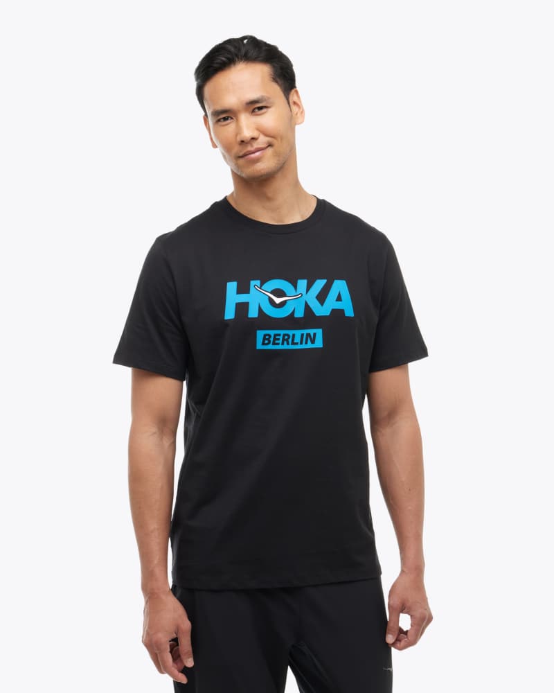 HOKA Berlin City T-shirt voor Heren in Black, maat XS | Shirts Met Korte Mouwen