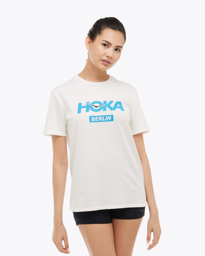 HOKA Berlin City T-shirt voor Dames in White, maat XL | Shirts Met Korte Mouwen