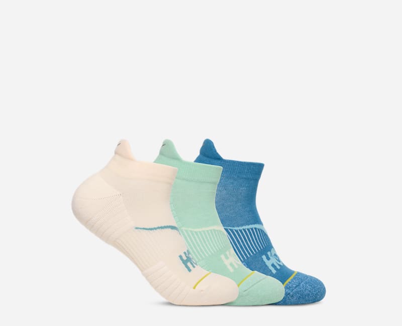 HOKA Lot de trois paires de chaussettes de running invisibles en Birch/Jadeite/Foggy Night Taille M