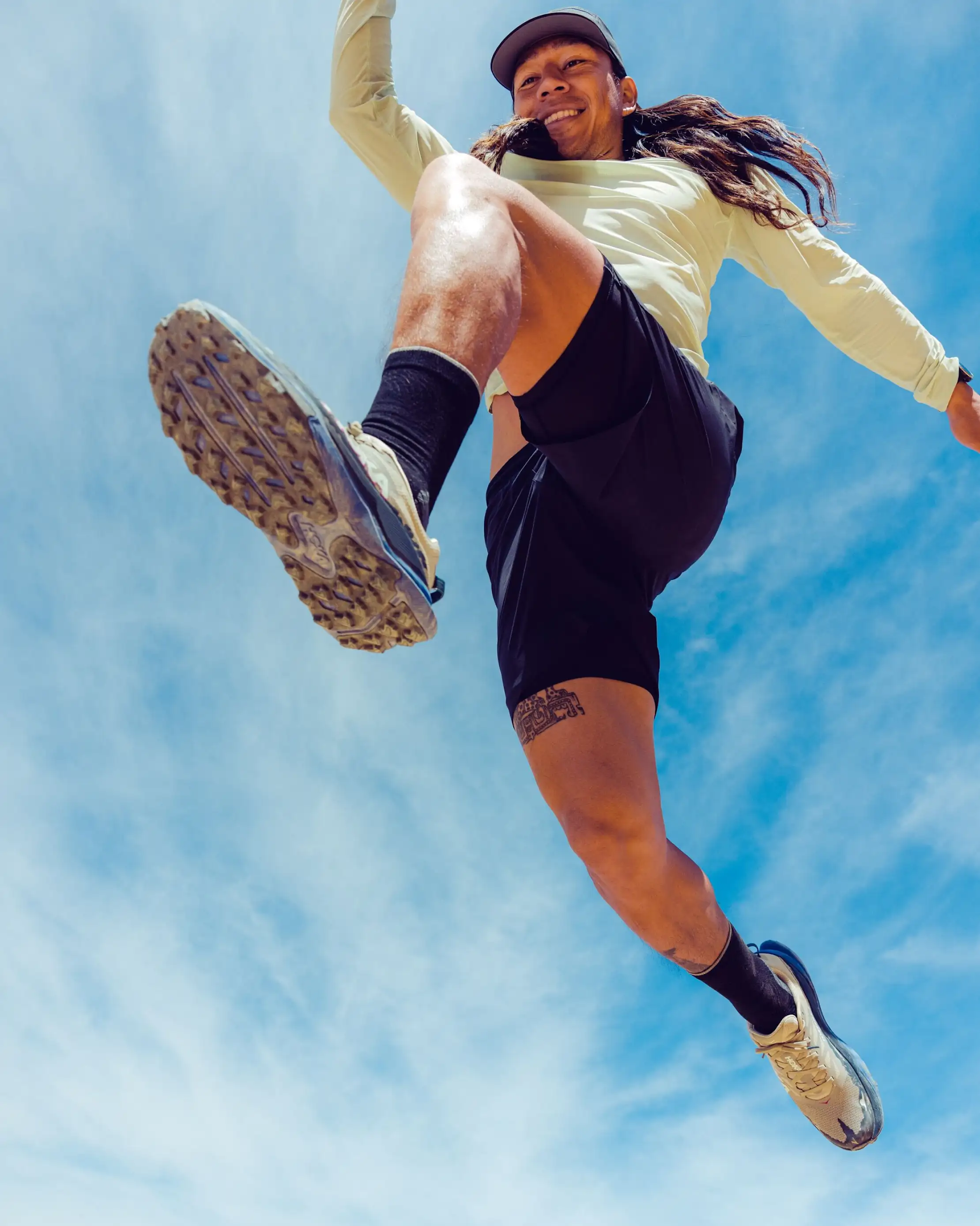 HOKA ホカ　SKYGLIDE SHORT オートミール ショートパンツ HOKA ホカ SKYGLIDE SHORT オートミール ショートパンツ