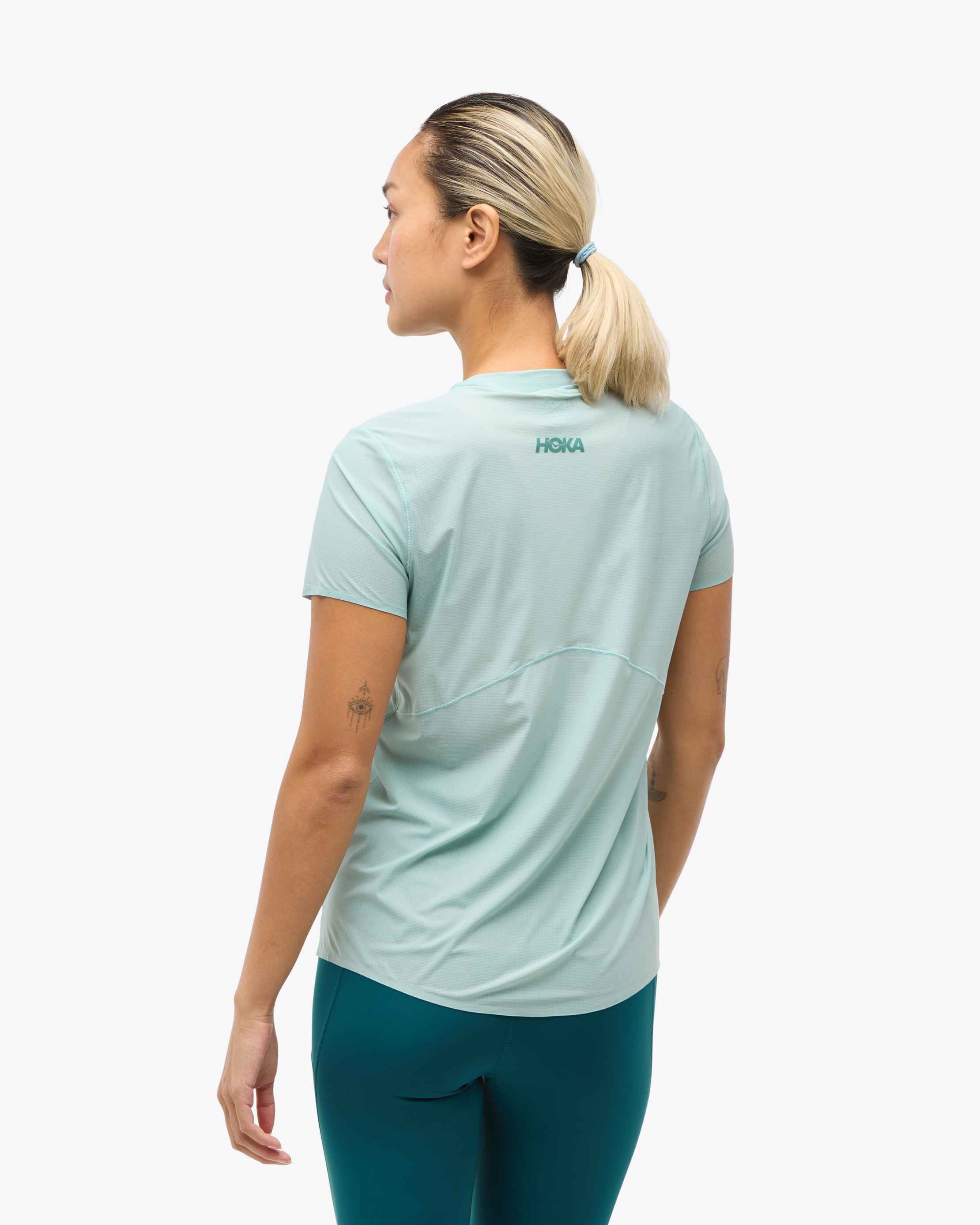 売れ筋商品|||ホカオネオネ Tシャツ レディース トップス AIROLITE RUN SHORT SLEEVE - Sports T-shirt - grapefruit HOKA Airolite Run Top for Women | HOKA® SE