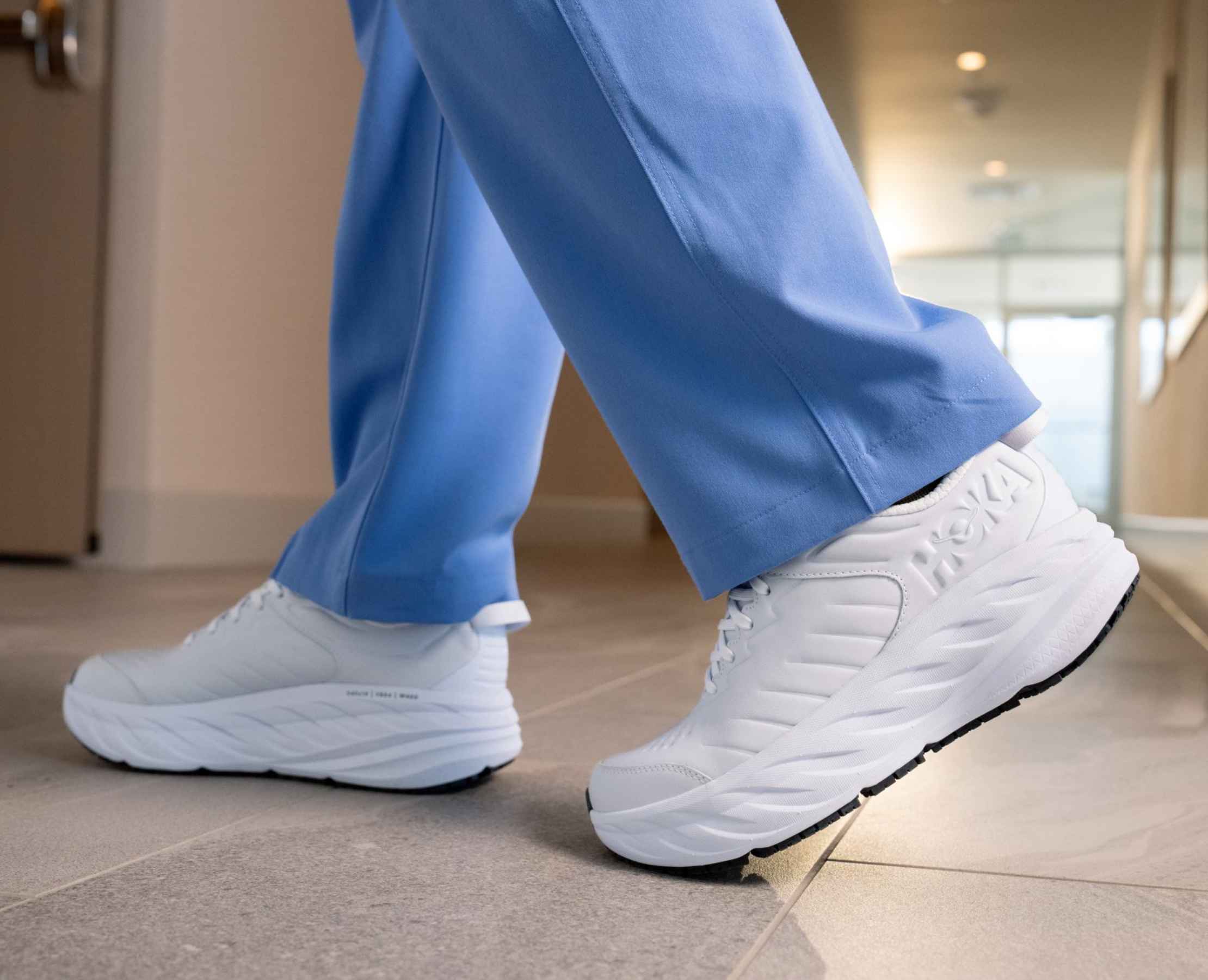 【美品】BONDI SR（白）28cm 室内履き HOKA®公式サイト【ボンダイ SR|BONDI SR 197634694283 | メンズ