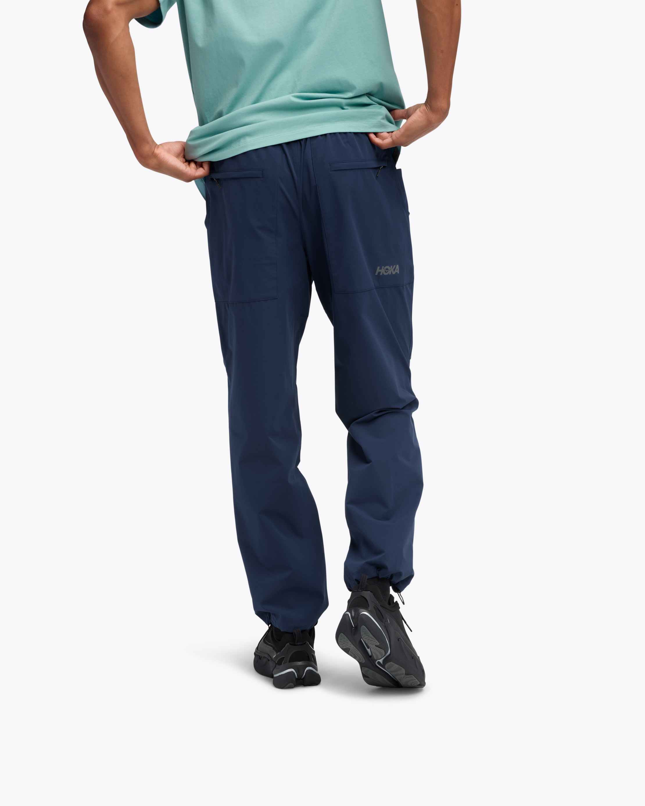 【BAON】[unisex] Hoka Brushed One Tuck Banding Pants HOKA ONE ONE® Transport Pant for Men | HOKA ONE ONE®