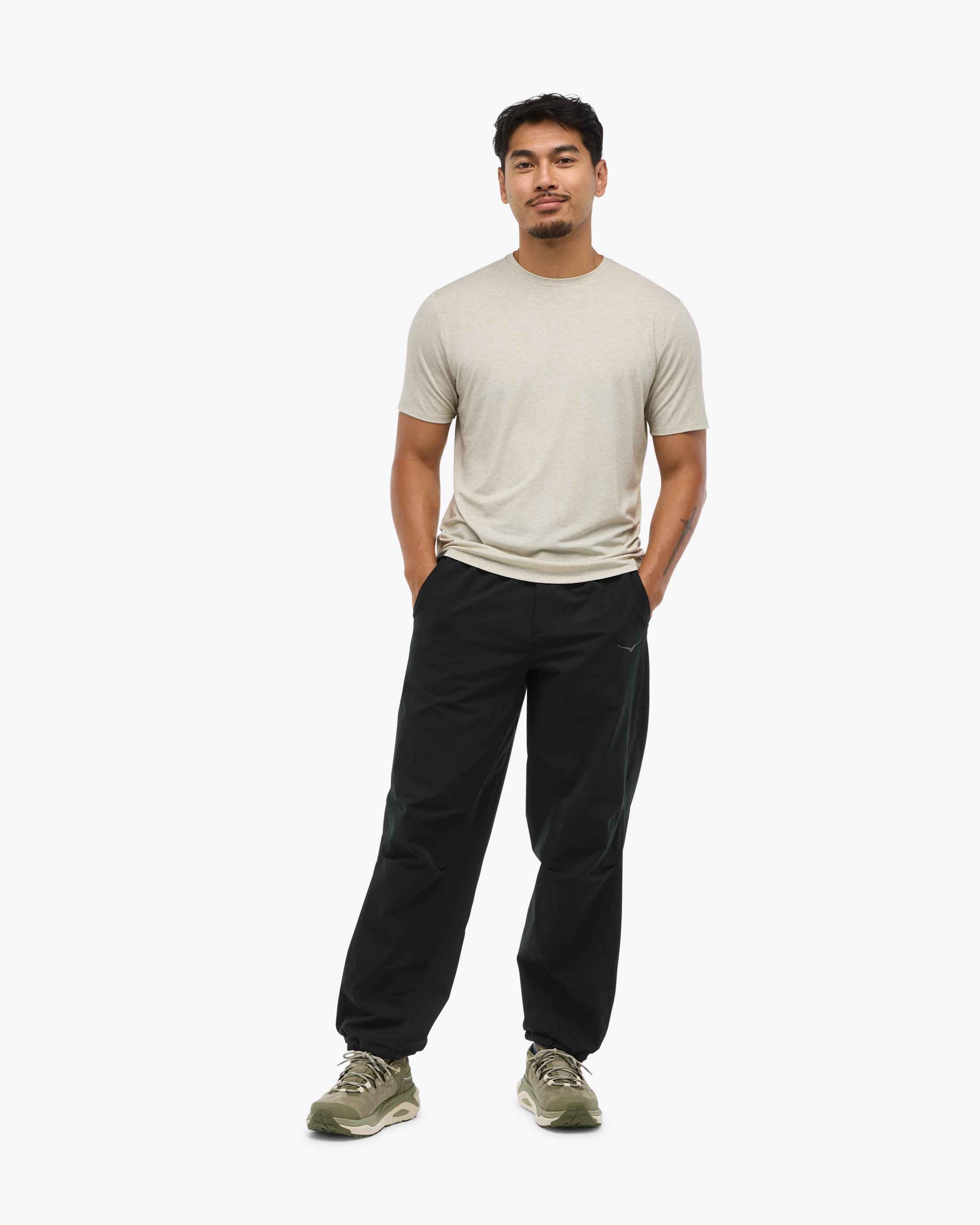 【BAON】[unisex] Hoka Brushed One Tuck Banding Pants HOKA HOKA Essential Jogger for All | HOKA® ES