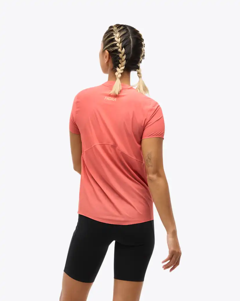 Женские топы Hoka Airolite Run Short Sleeve — фото 2