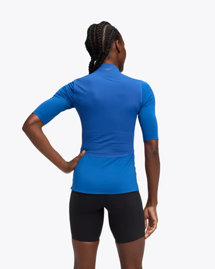 Женские топы Hoka SkyBreeze Short Sleeve Zip — фото 2
