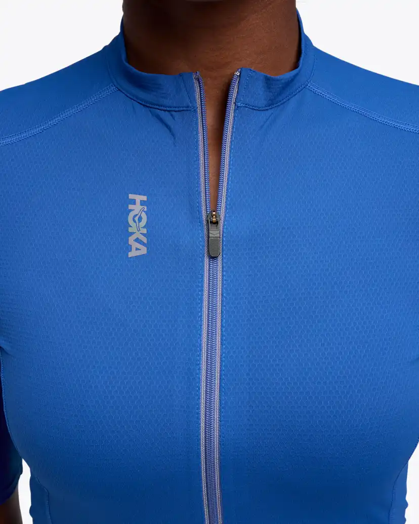 Женские топы Hoka SkyBreeze Short Sleeve Zip — фото 5