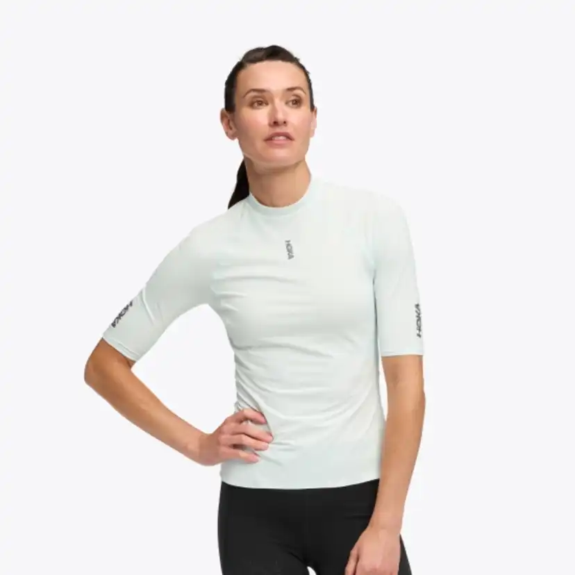 HOKA SKYBREEZE SHORT SLEEVE レディース　Lサイズ HOKA SkyBreeze Short Sleeve for Women | HOKA® LU
