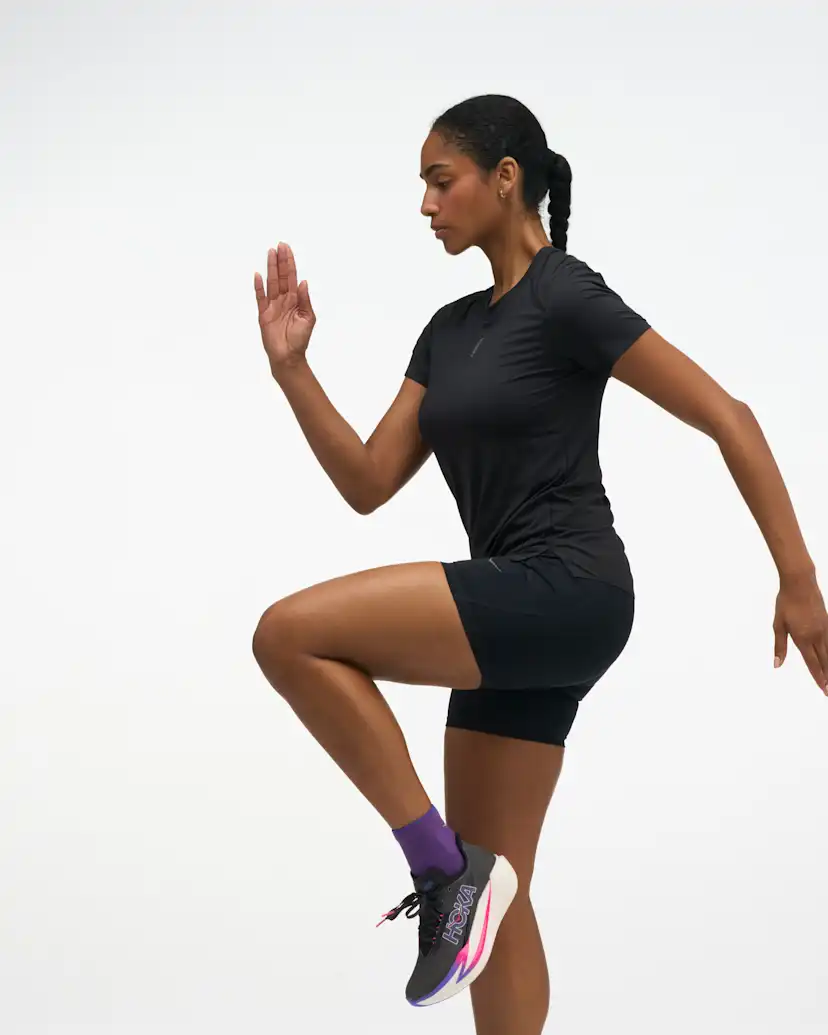 Женские топы Hoka EveryRun Short Sleeve — фото 4