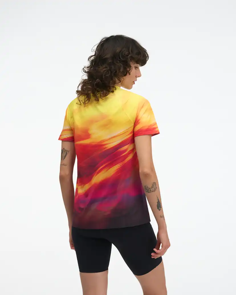 Женские топы Hoka Race Day Short Sleeve — фото 2