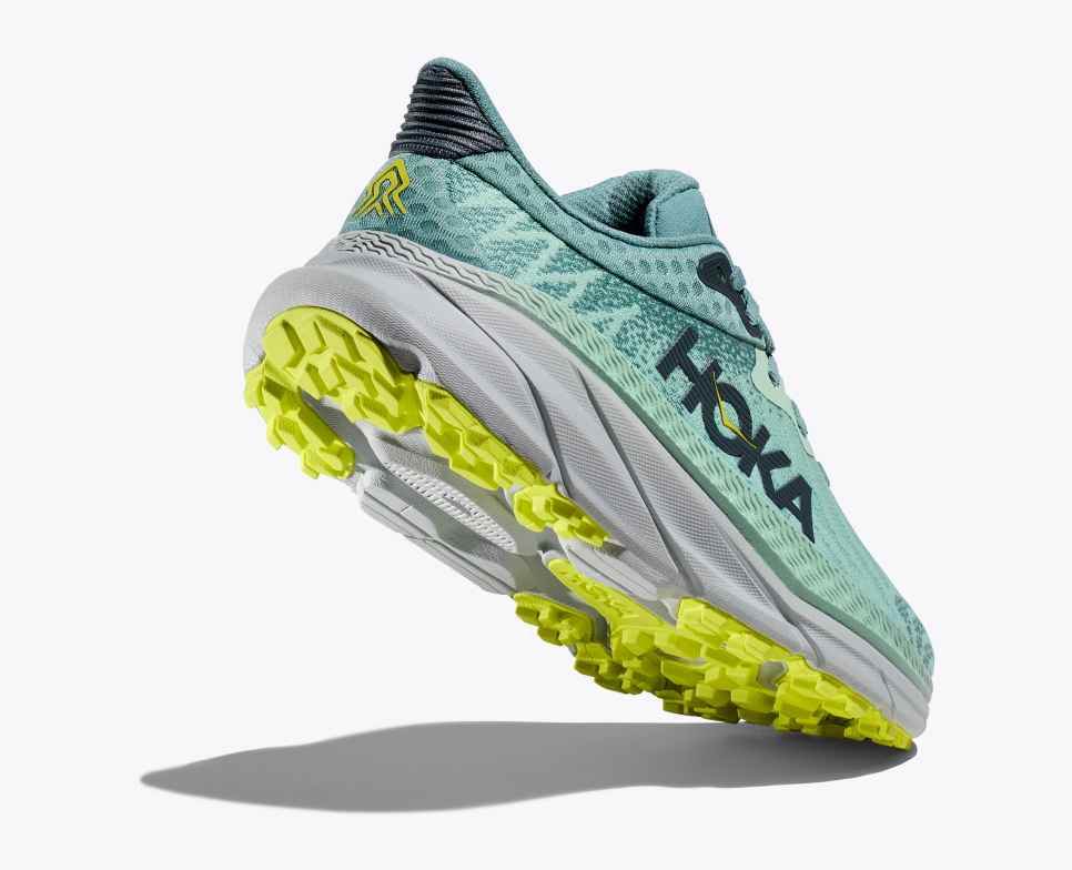 ★TOUT Y EST★ Ringkle Eco Messenger Green Check LMS5362-FGR Challenger 7 Versatile Running Shoe | HOKA®