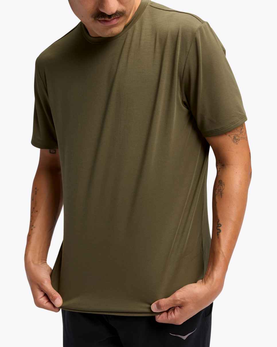 【THE MOZZ】Hoka Shirt One Piece HOKA ONE ONE® HOKA Essential Tee for Men | HOKA ONE ONE®