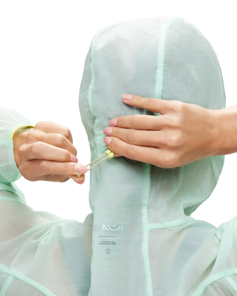 Capuche réglable en un point