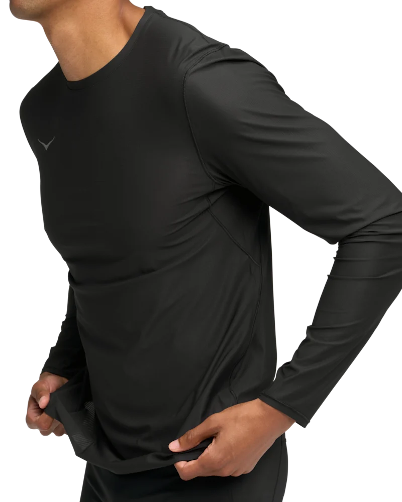 La coupe ajustée bouge avec le corps