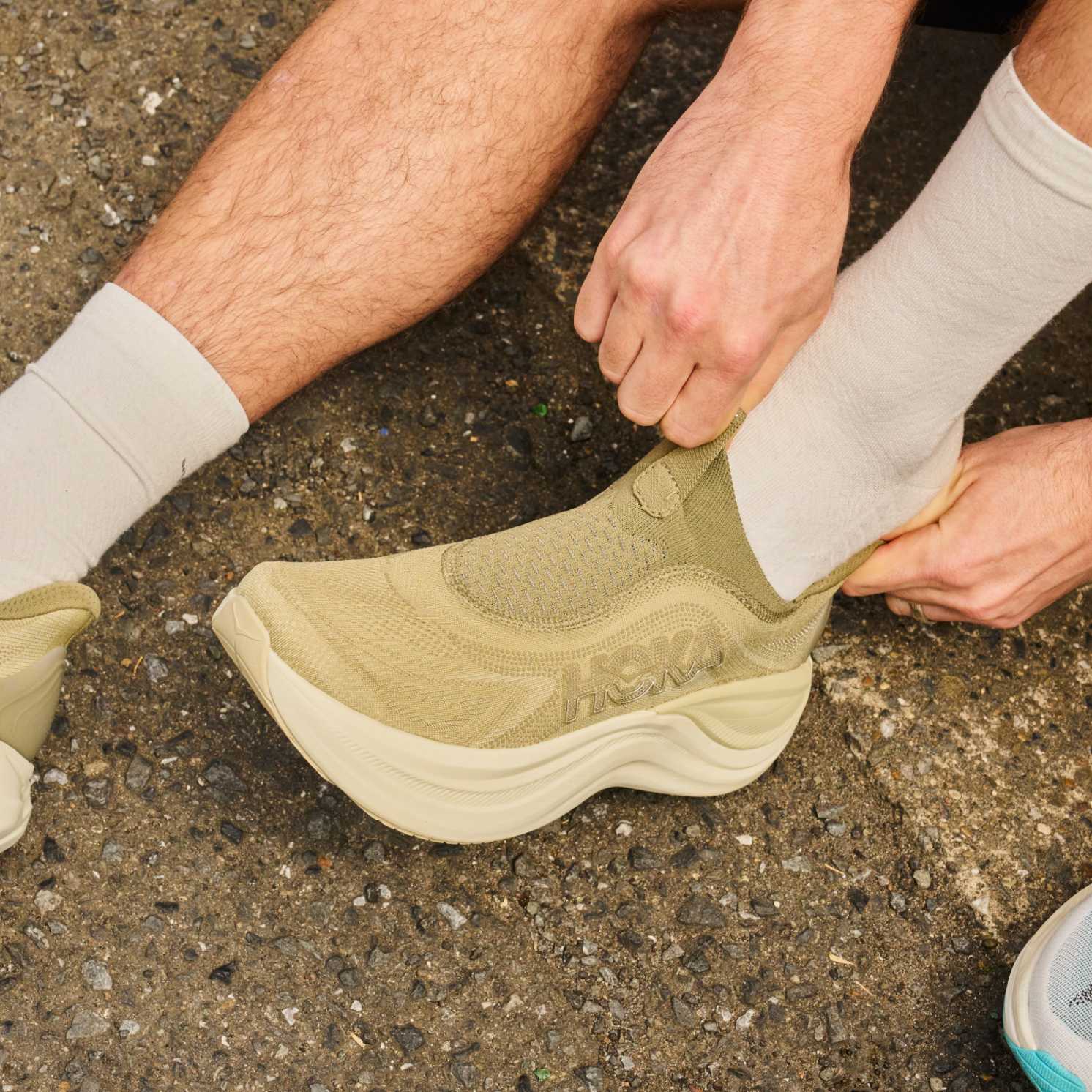 HOKA®公式サイト【スカイワード レースレス|SKYWARD LACELESS 1168876