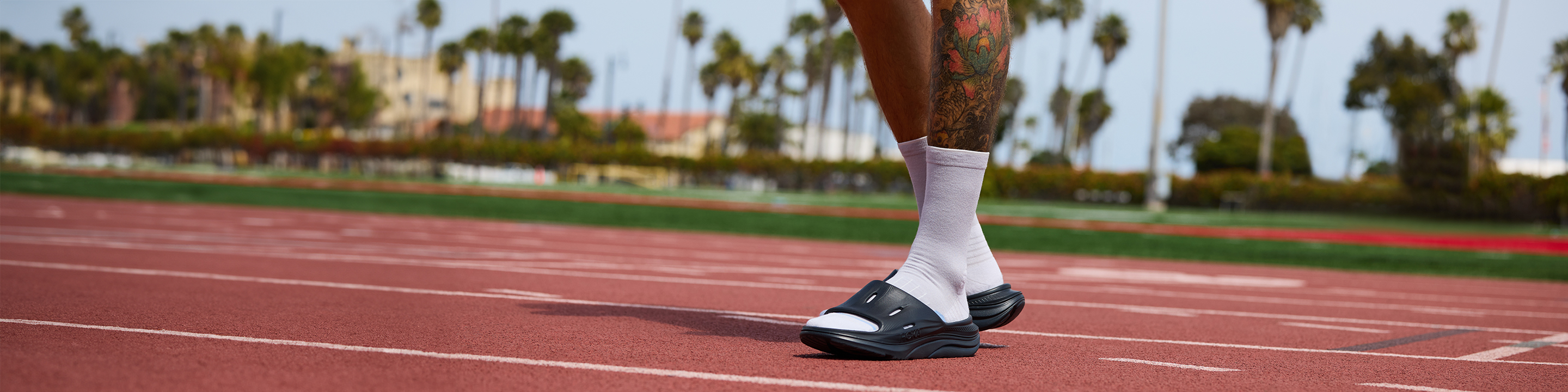 リカバリーサンダル｜メンズ】HOKA® 公式サイト（ホカオネオネ™）