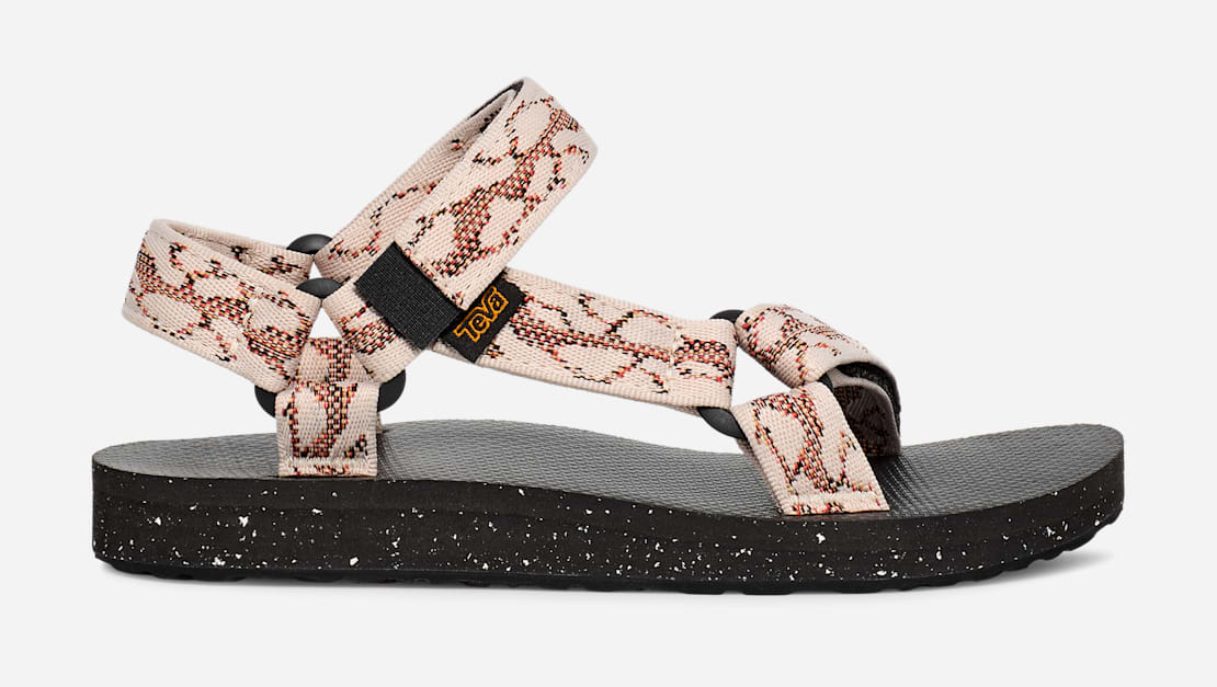 Teva universal urban outlet
